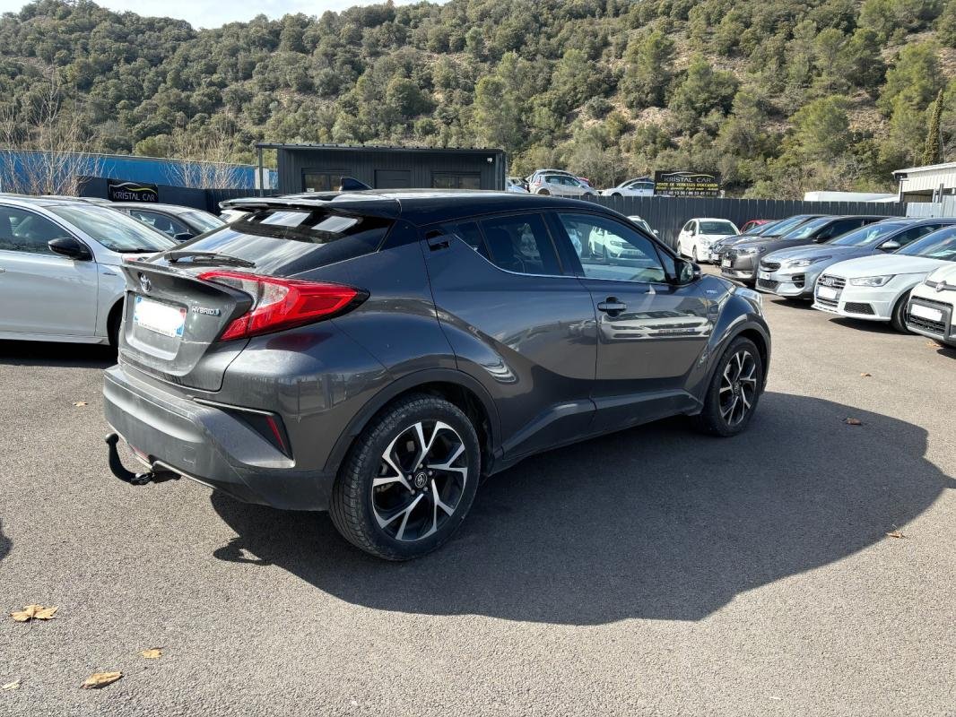 Toyota C-HR - Photo 2