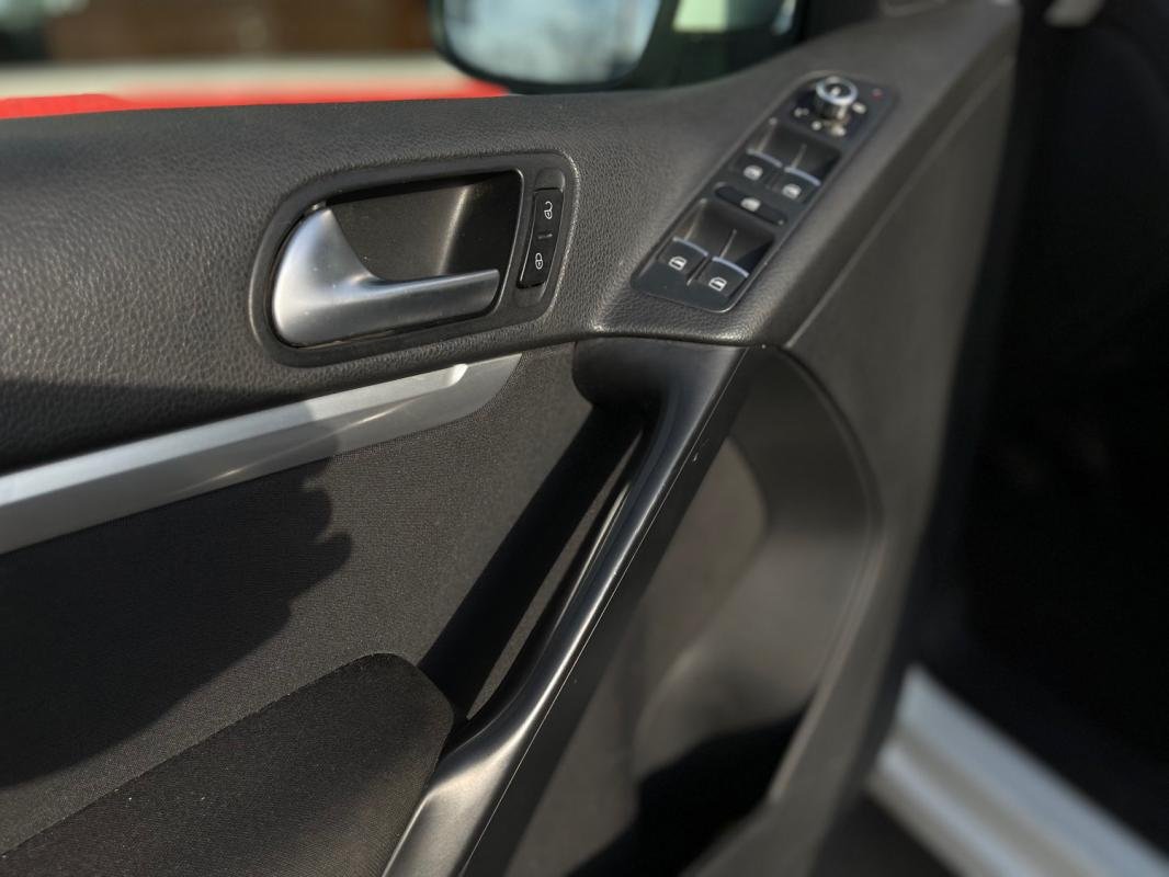 Volkswagen Tiguan - Photo 19
