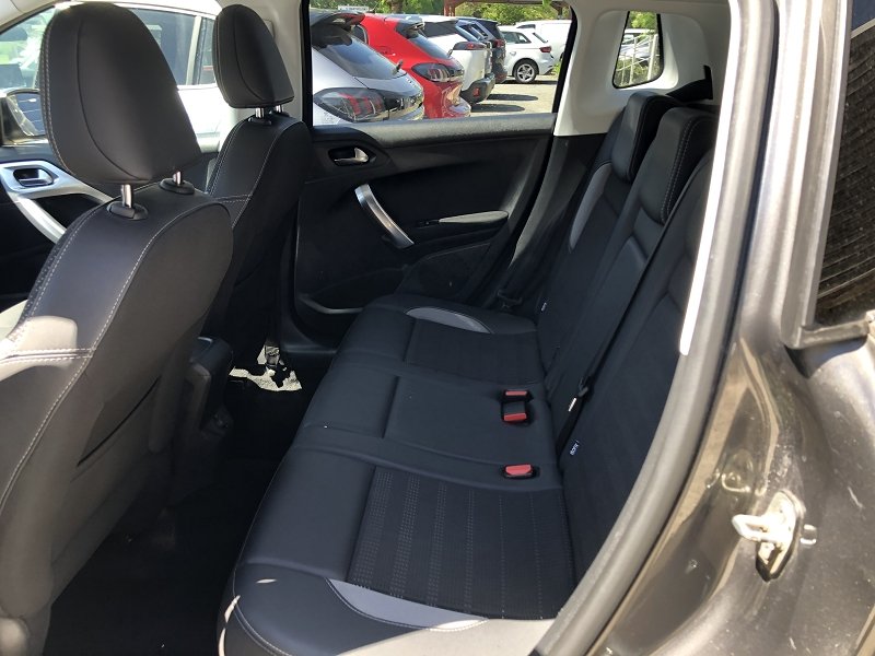 Peugeot 2008 - Photo 7
