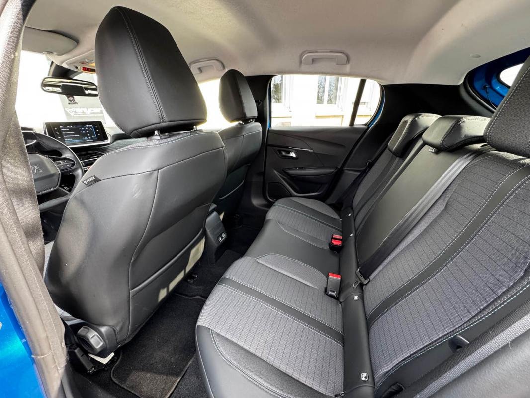 Peugeot 208 - Photo 12