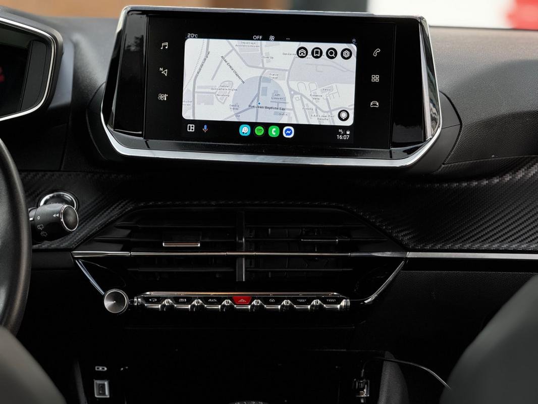 Peugeot 208 - Photo 15