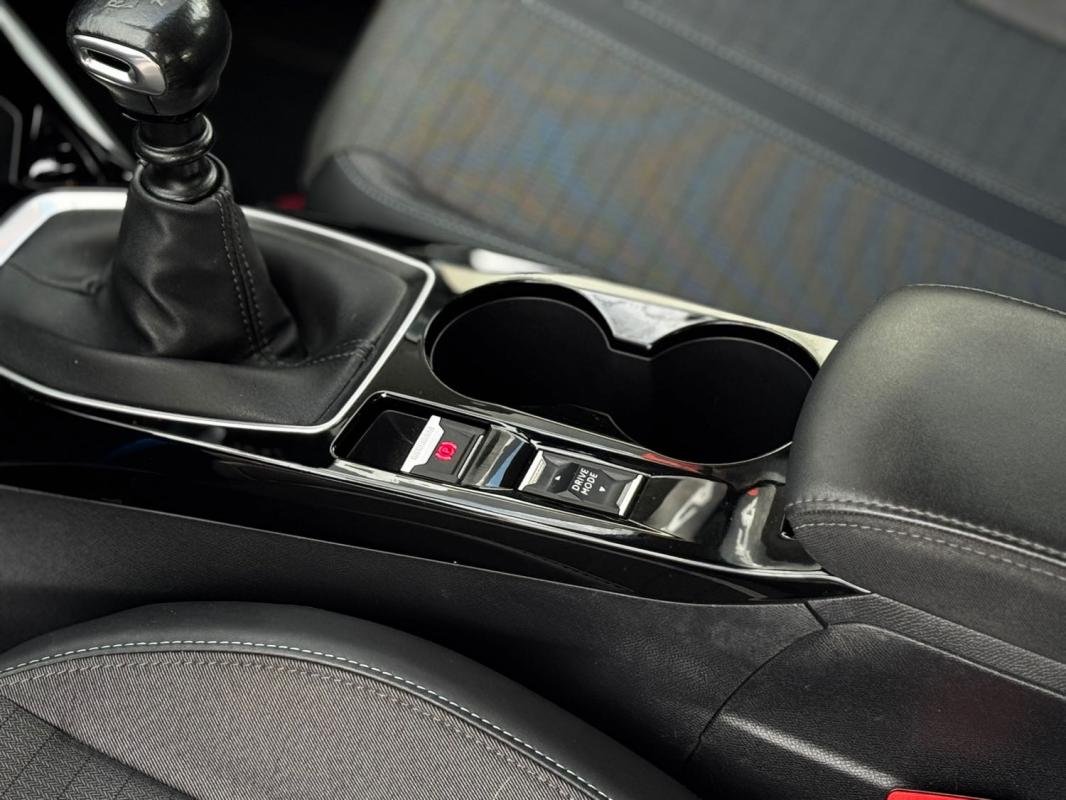 Peugeot 208 - Photo 18