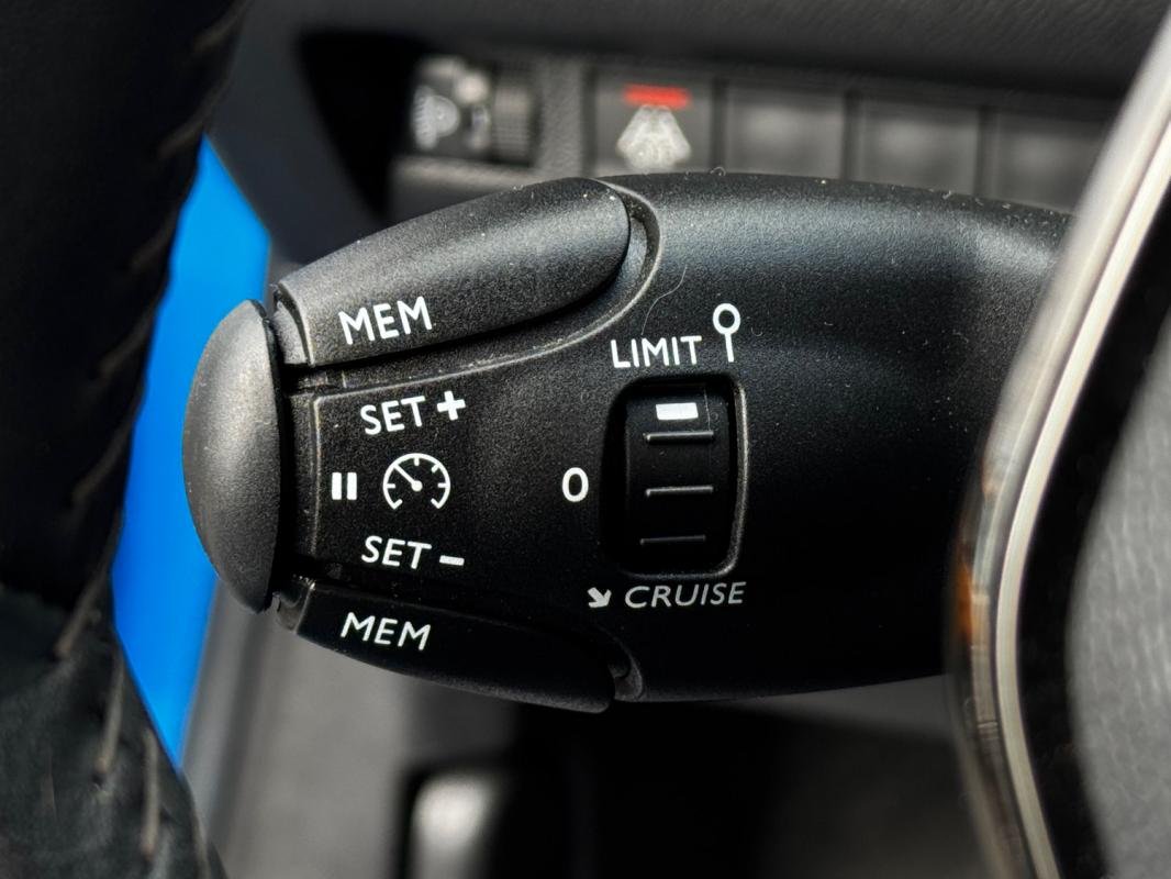 Peugeot 208 - Photo 19