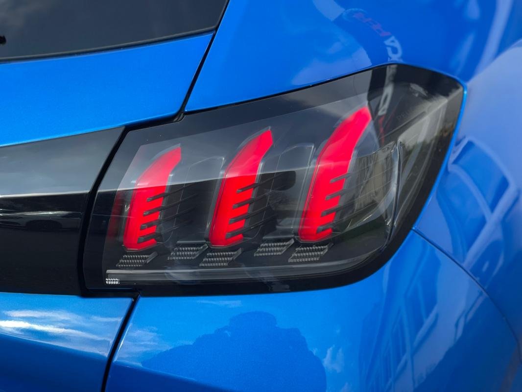 Peugeot 208 - Photo 8