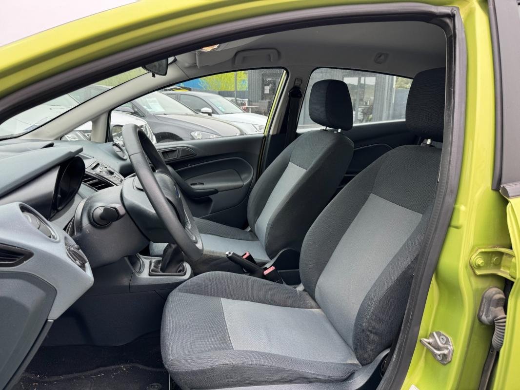 Ford Fiesta - Photo 3