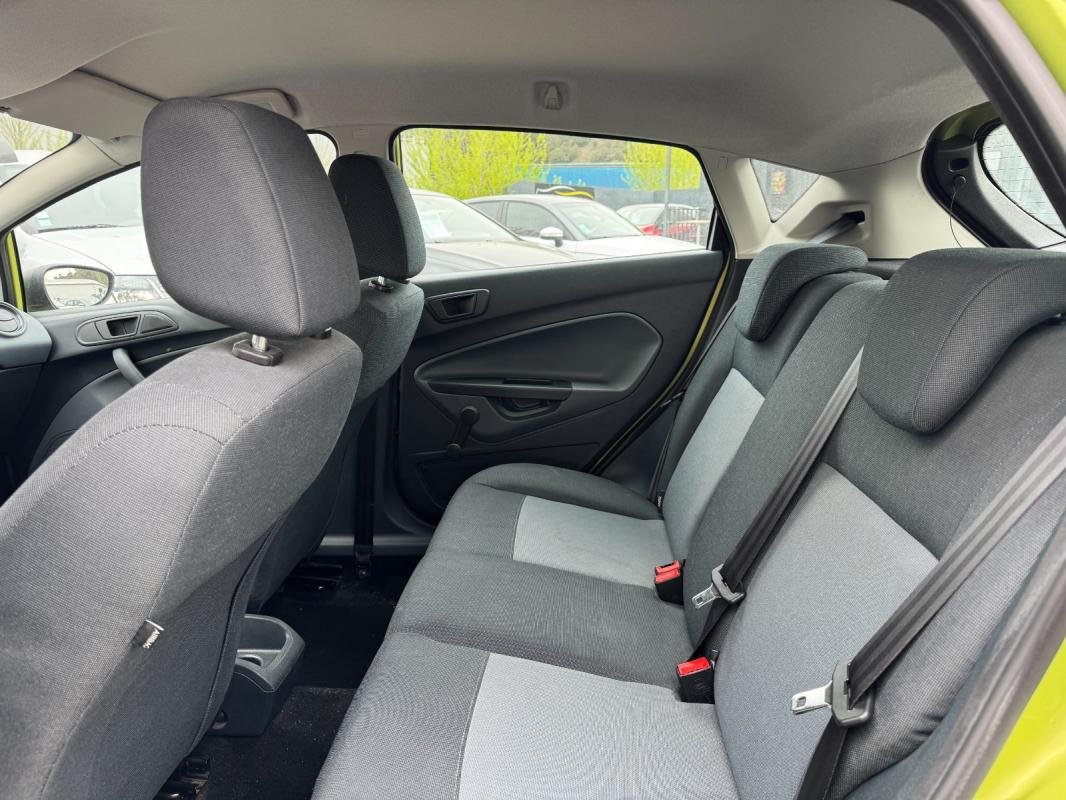 Ford Fiesta - Photo 4