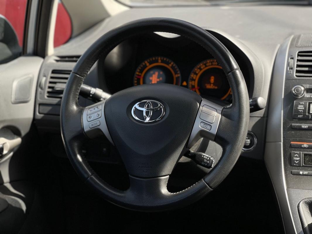 Toyota Auris - Photo 15