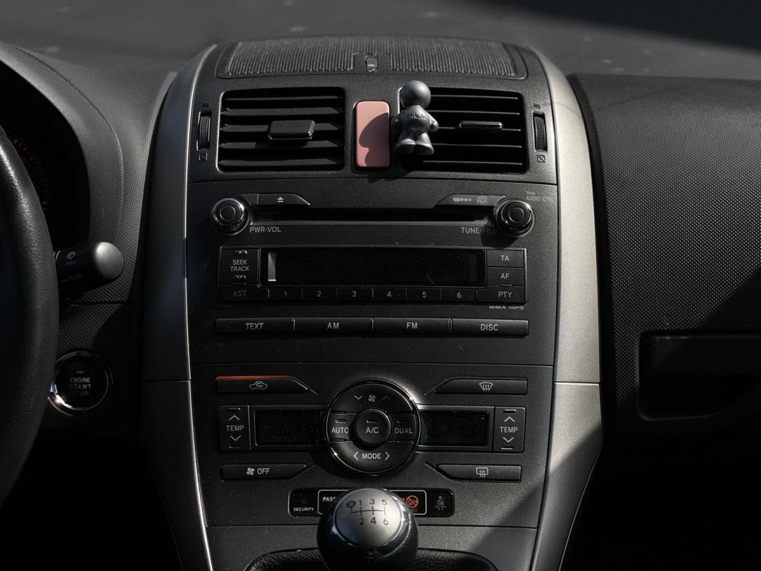 Toyota Auris - Photo 16
