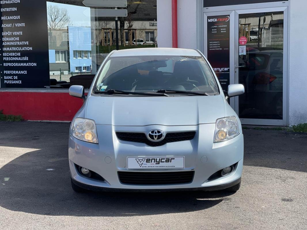 Toyota Auris - Photo 2
