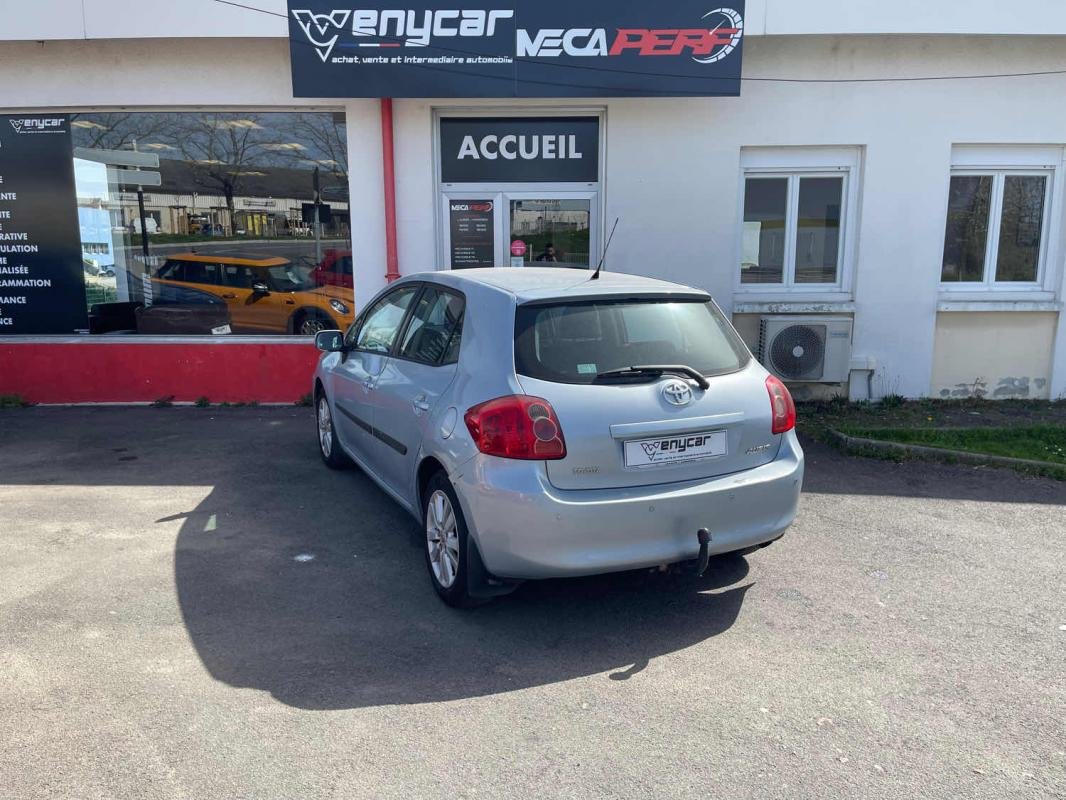 Toyota Auris - Photo 4