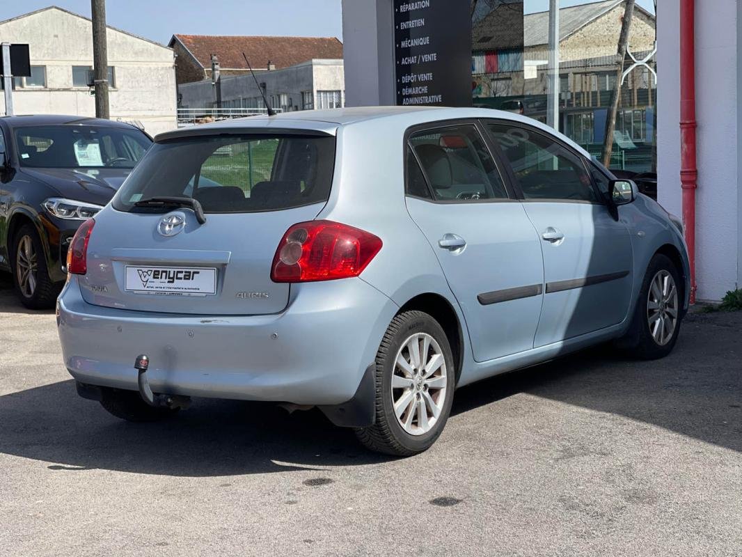 Toyota Auris - Photo 6