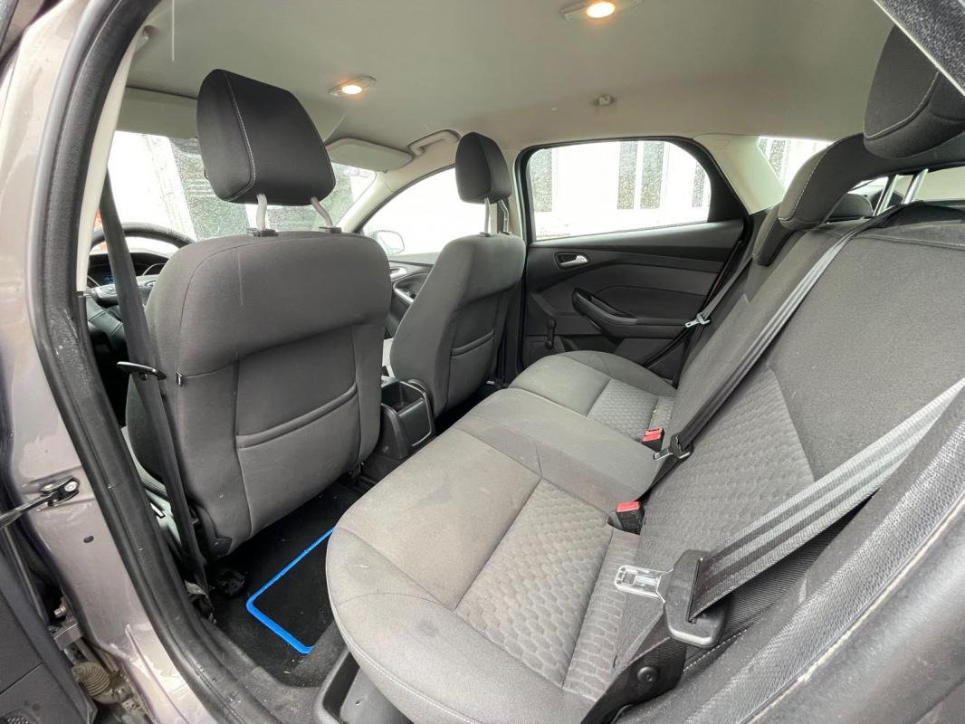 Ford Focus - Photo 12