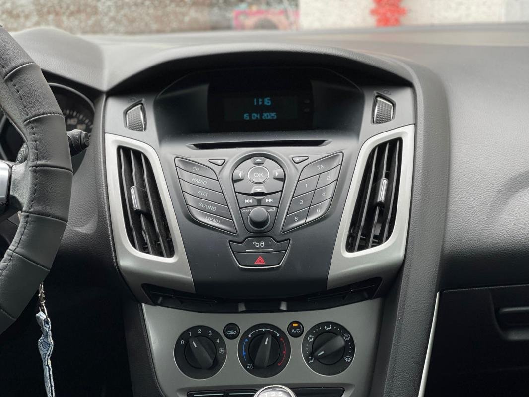 Ford Focus - Photo 16