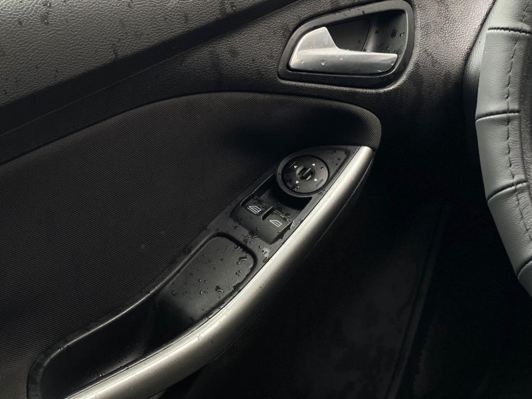 Ford Focus - Photo 19