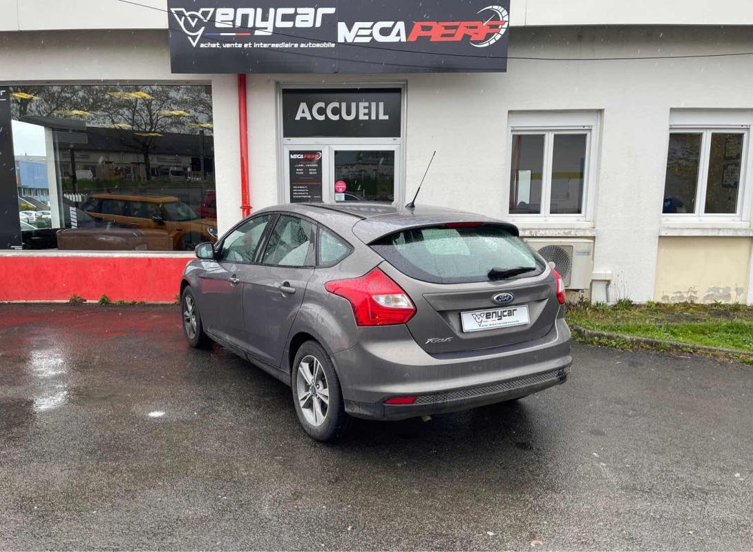 Ford Focus - Photo 4