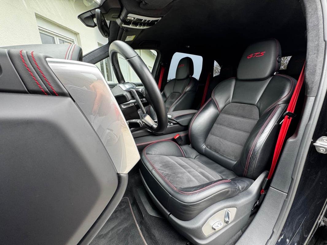 Porsche Cayenne - Photo 11