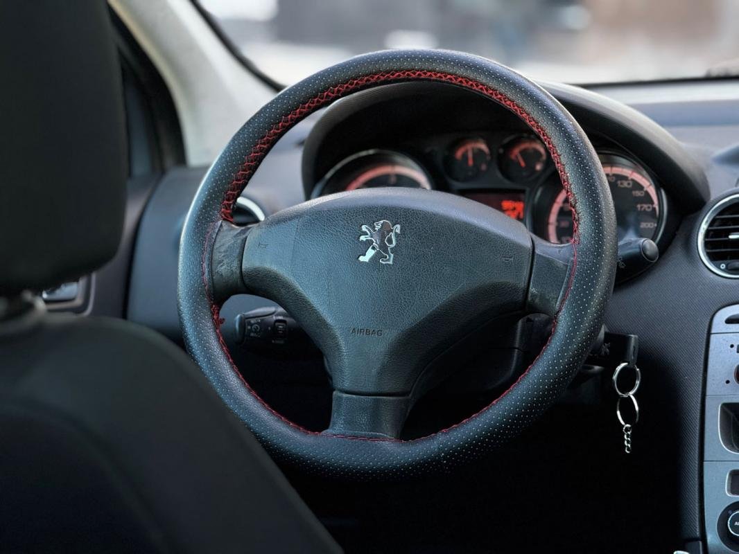 Peugeot 308 - Photo 13