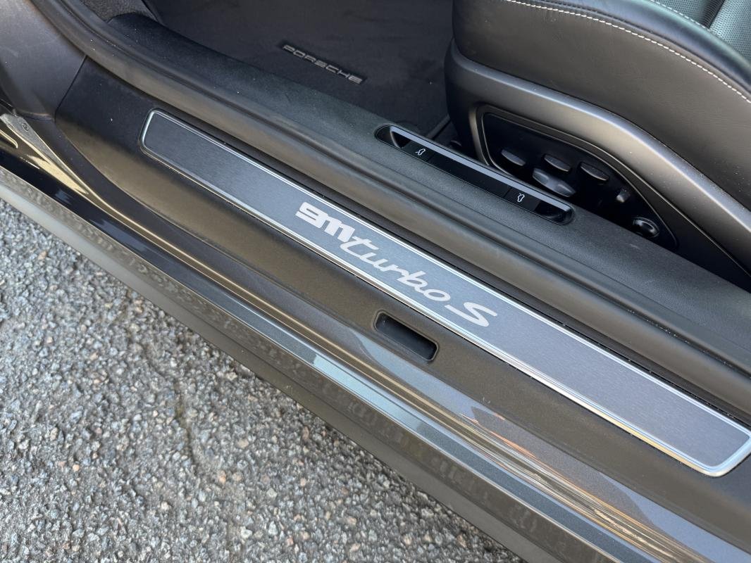 Porsche 911 - Photo 24