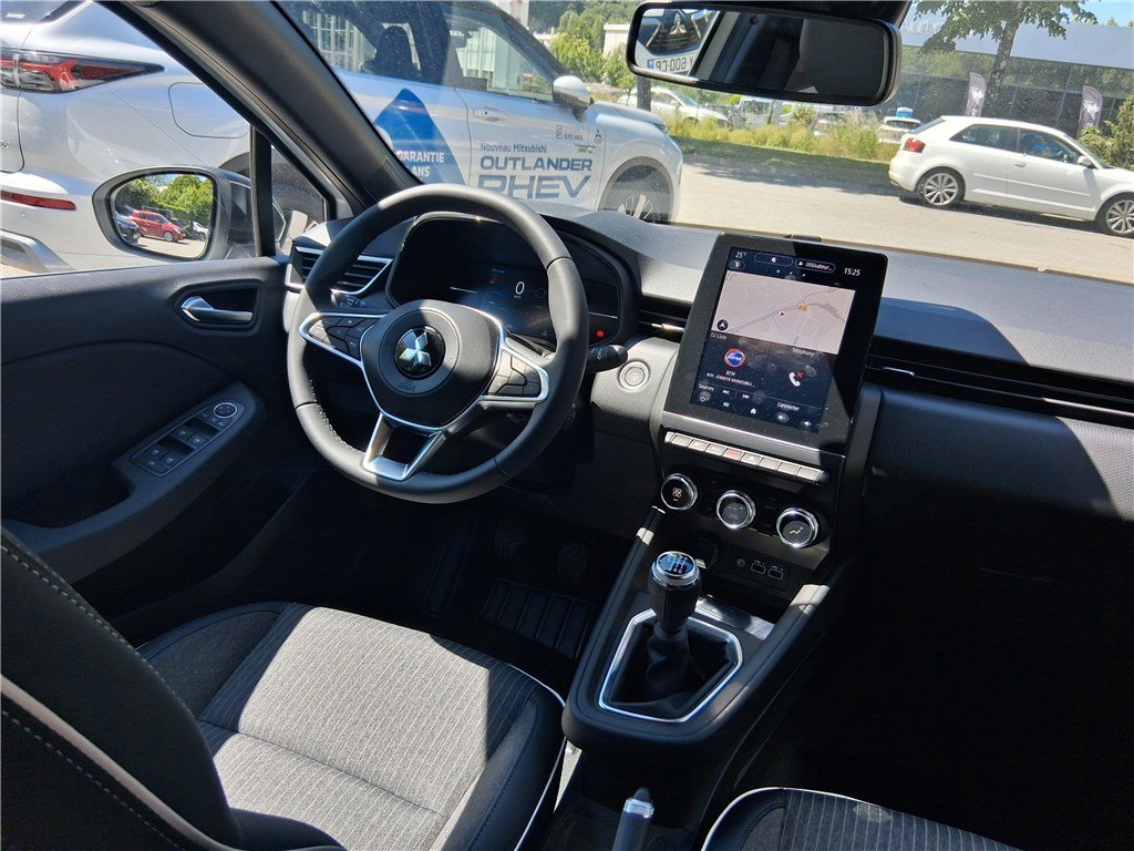 Mitsubishi Colt - Photo 8