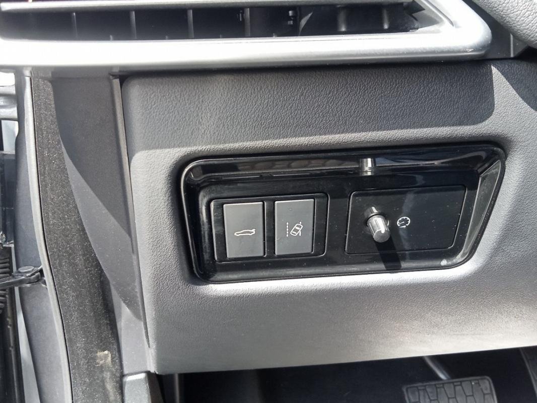 Jaguar XE - Photo 18