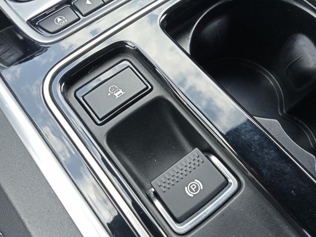 Jaguar XE - Photo 27