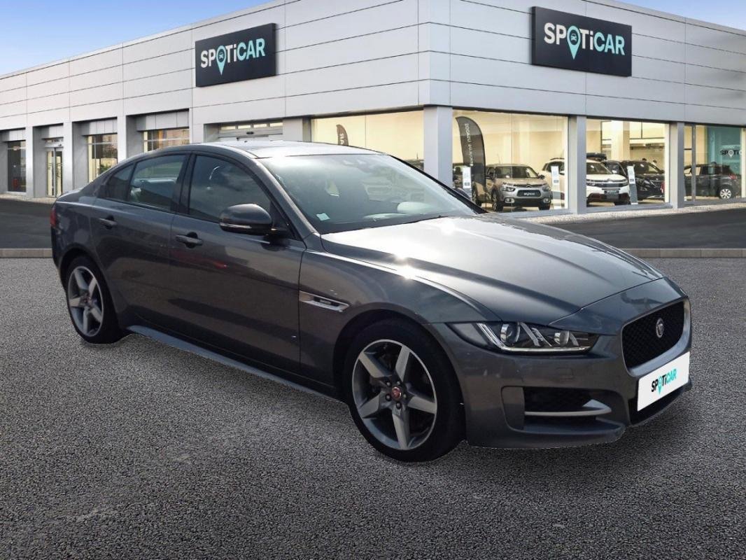 Jaguar XE - Photo 3