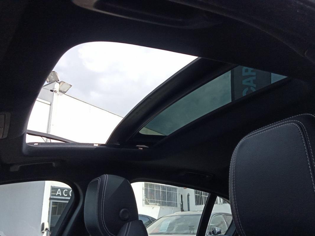 Jaguar XE - Photo 31