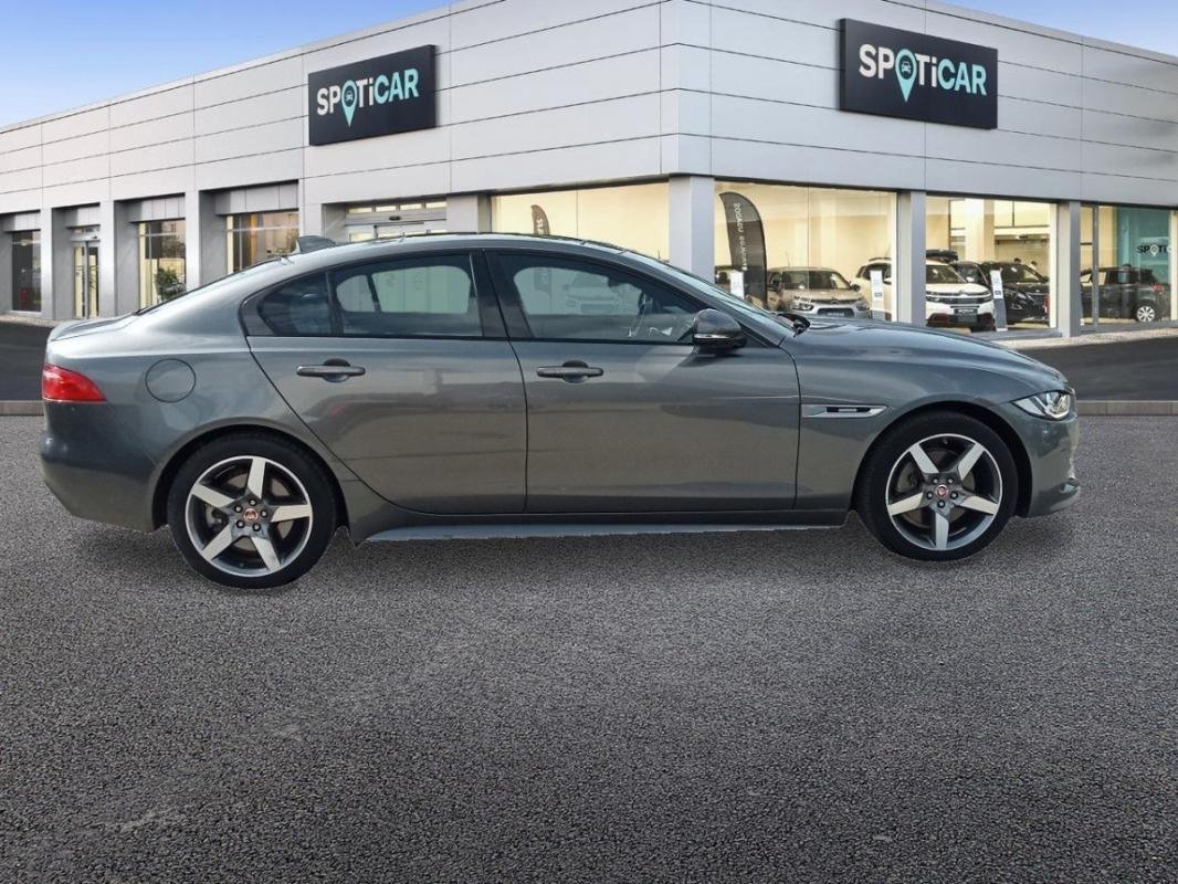Jaguar XE - Photo 4