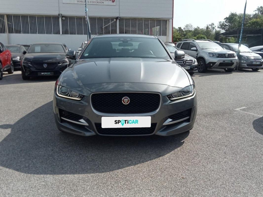 Jaguar XE - Photo 46