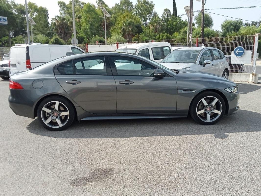 Jaguar XE - Photo 48