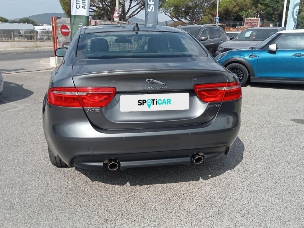 Jaguar XE - Photo 49