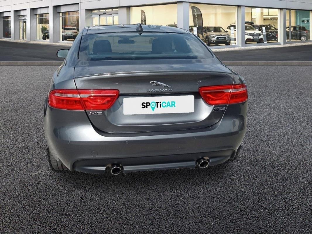 Jaguar XE - Photo 5
