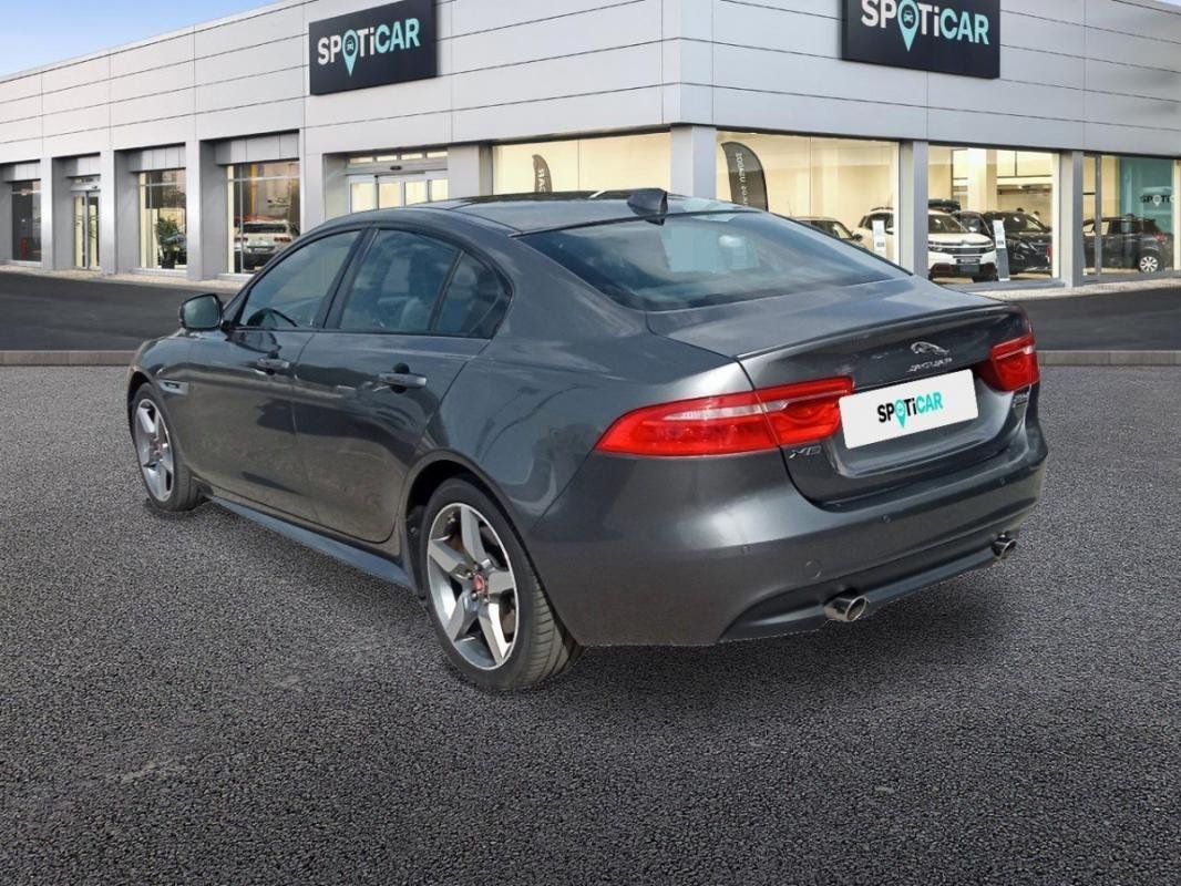 Jaguar XE - Photo 7