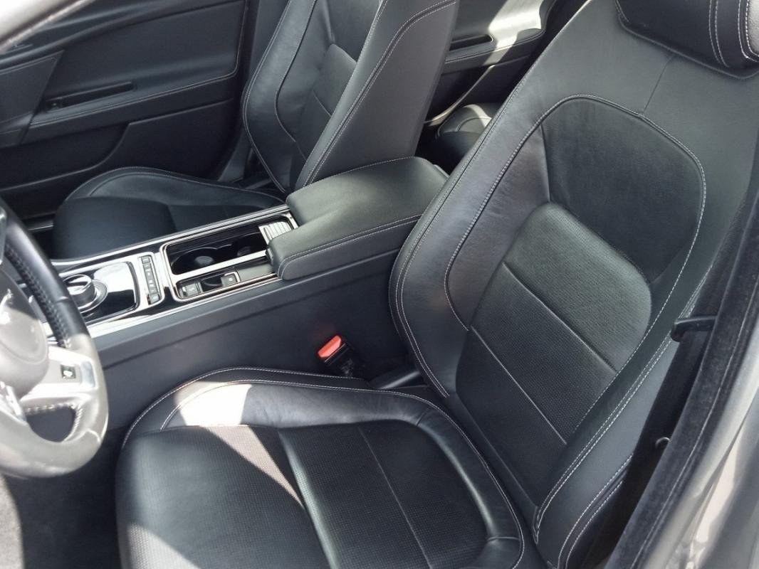 Jaguar XE - Photo 9