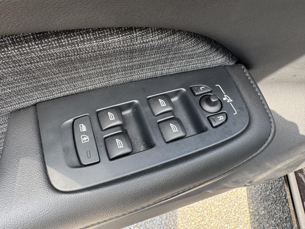 Volvo S60 - Photo 19