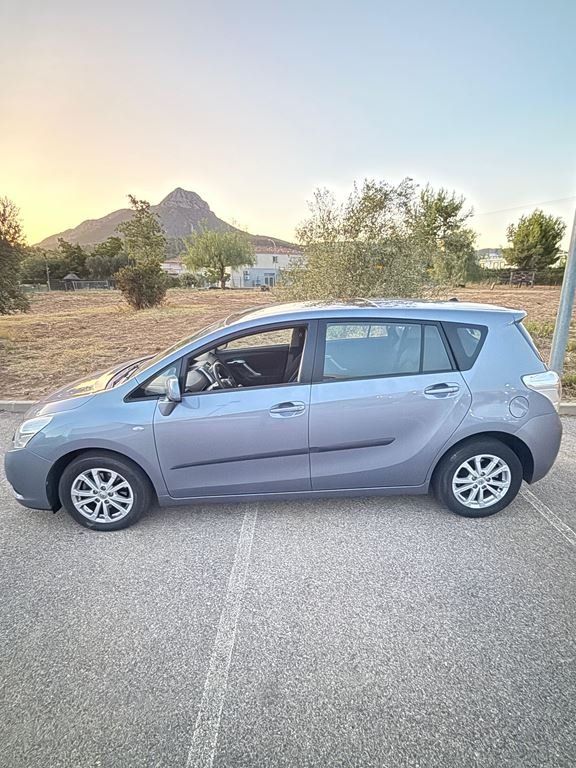 Toyota Verso - Photo 9