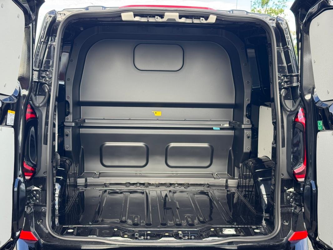 Volkswagen Transporter - Photo 23