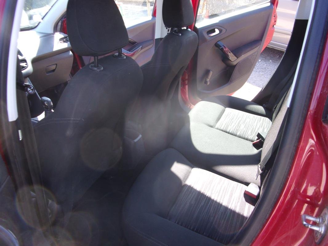 Peugeot 208 - Photo 5