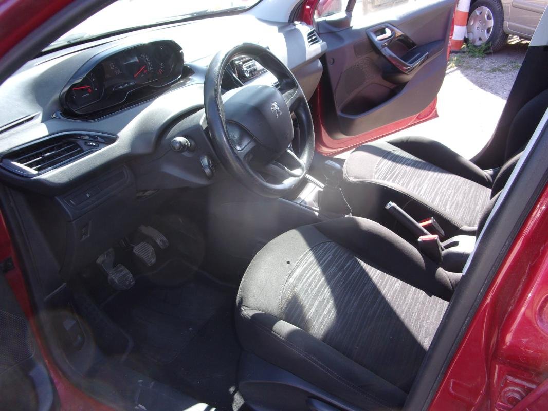 Peugeot 208 - Photo 10