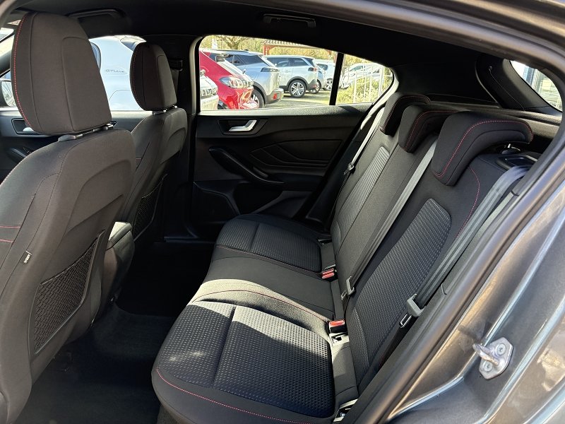 Ford Focus - Photo 8