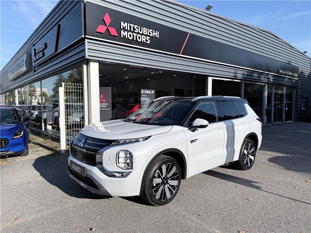 Mitsubishi Outlander - Photo 1