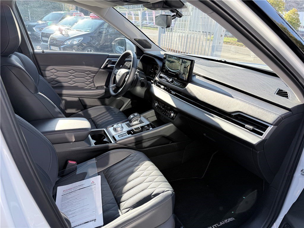 Mitsubishi Outlander - Photo 15