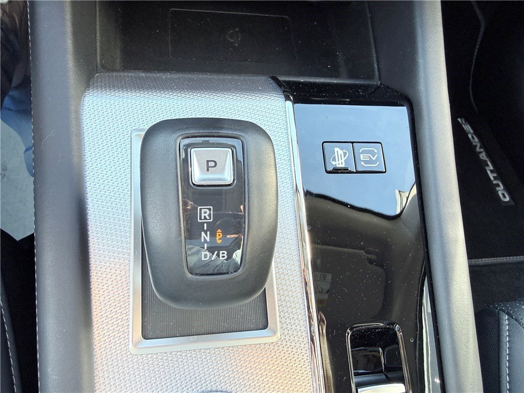 Mitsubishi Outlander - Photo 17