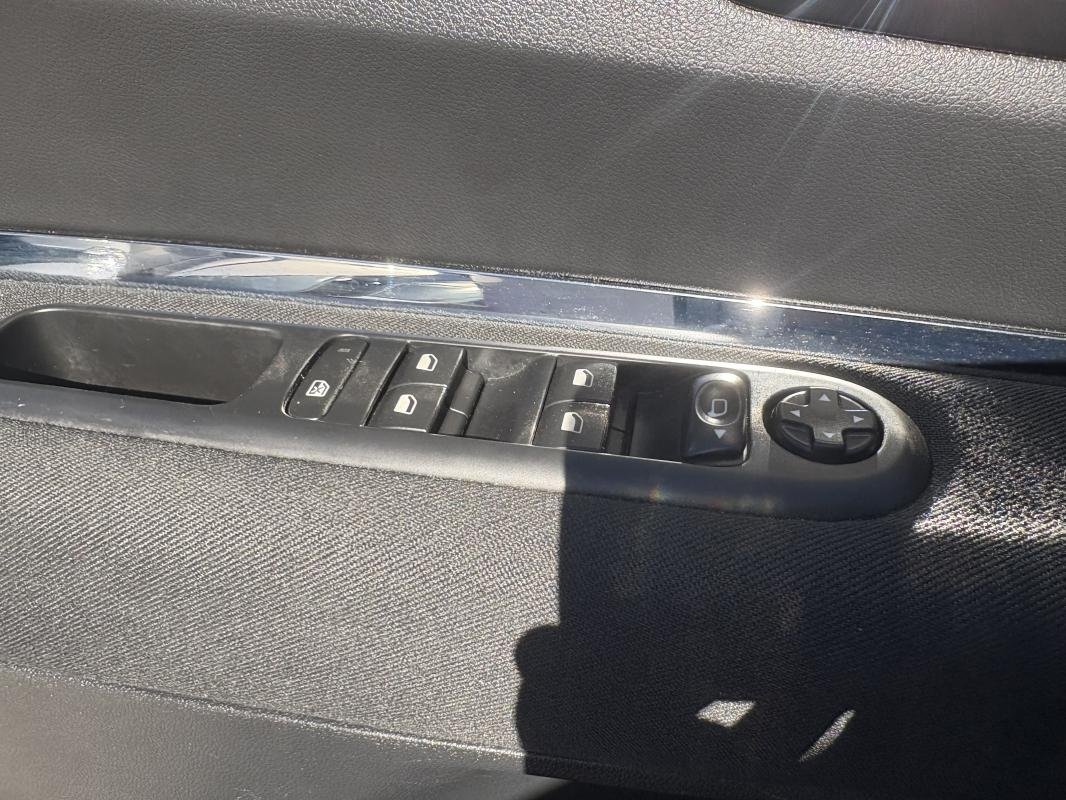 Peugeot 3008 - Photo 12