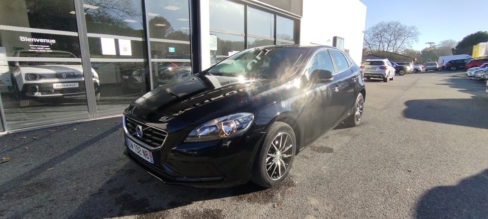 Volvo V40 - Photo 1