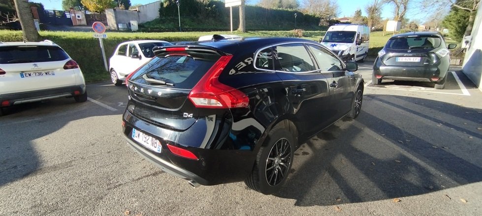 Volvo V40 - Photo 3