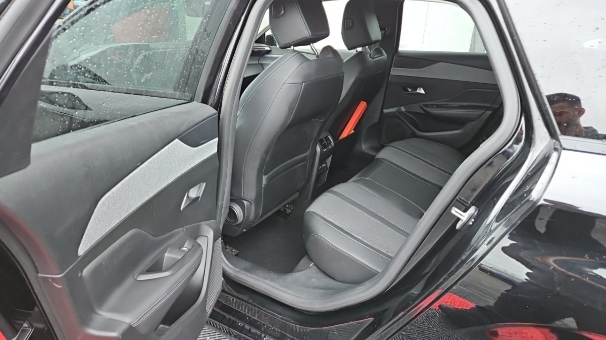 Peugeot 308 SW - Photo 11