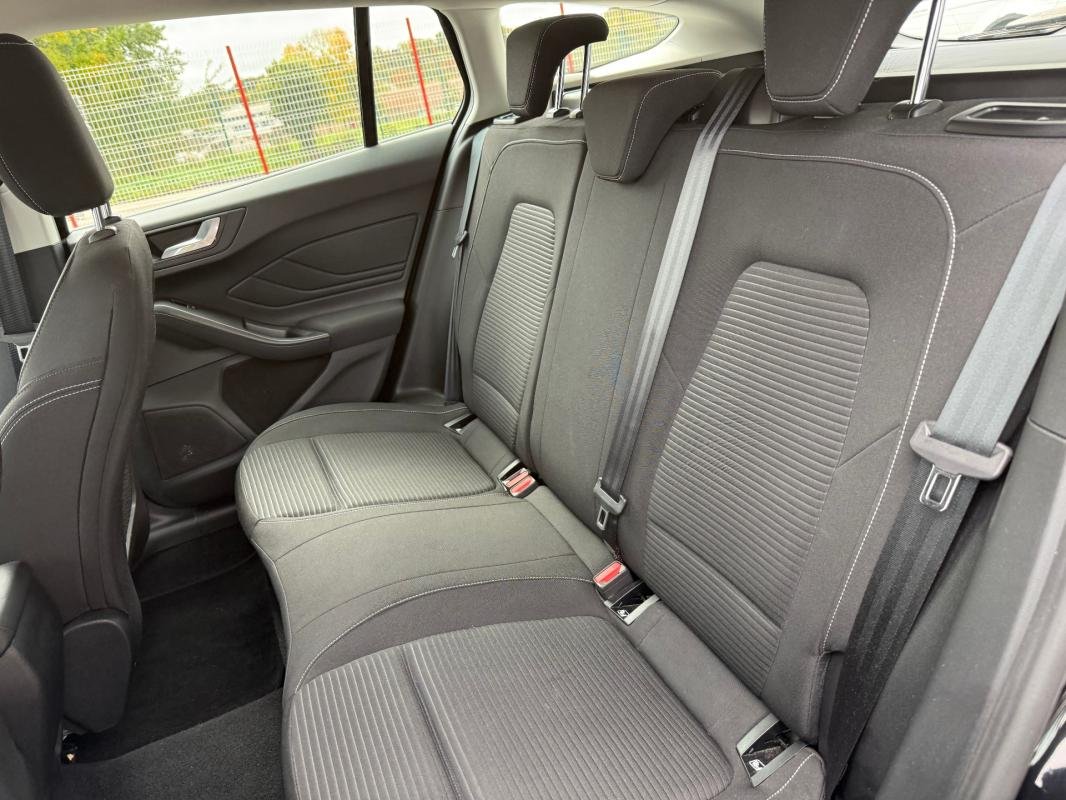 Ford Focus - Photo 11