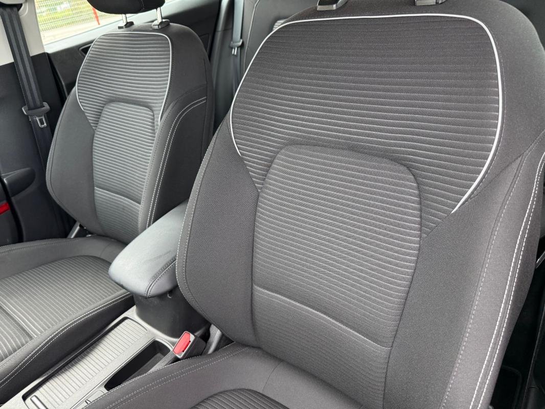 Ford Focus - Photo 12