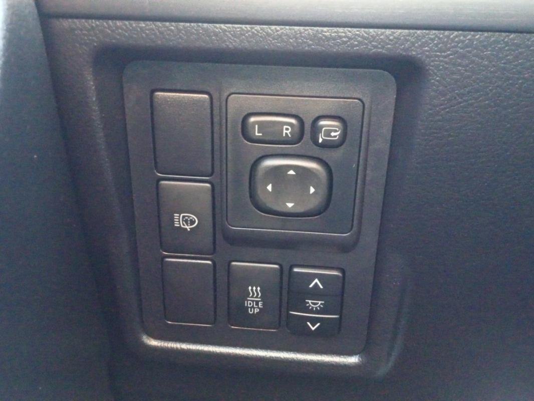 Toyota Land Cruiser - Photo 17